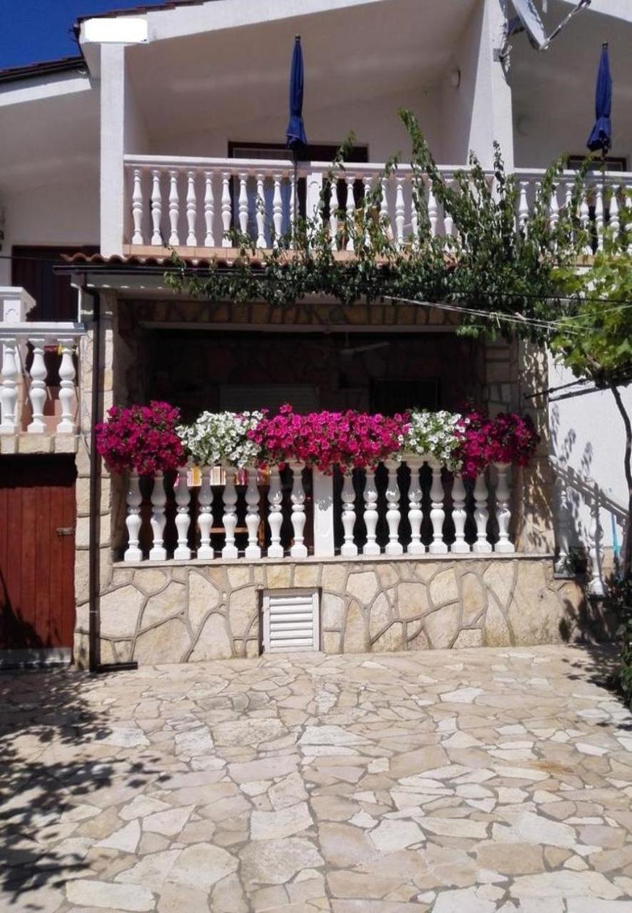 Apartments Dobri - 500M From Beach Nin Buitenkant foto