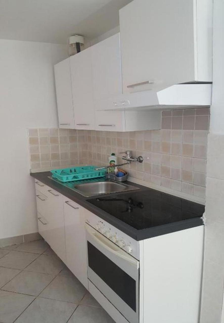 Apartments Dobri - 500M From Beach Nin Buitenkant foto
