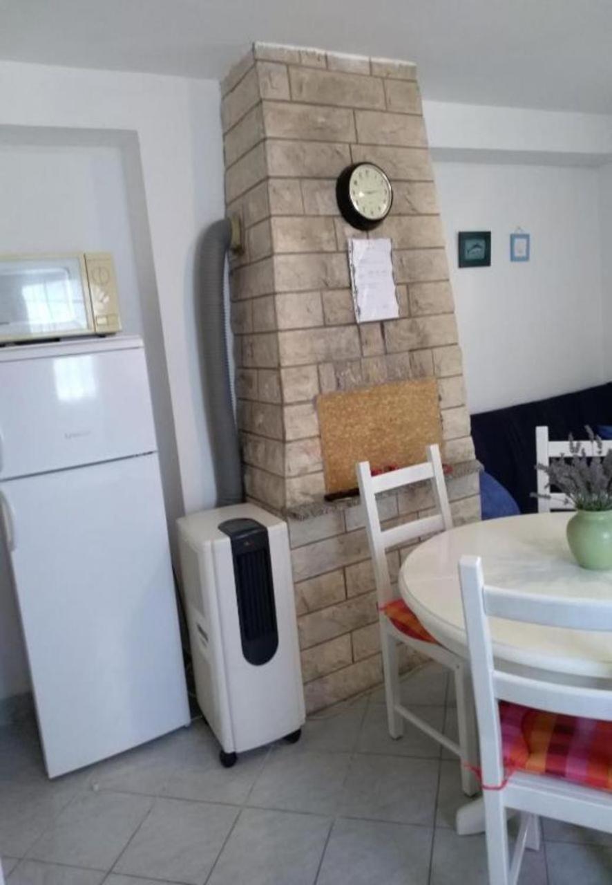 Apartments Dobri - 500M From Beach Nin Buitenkant foto